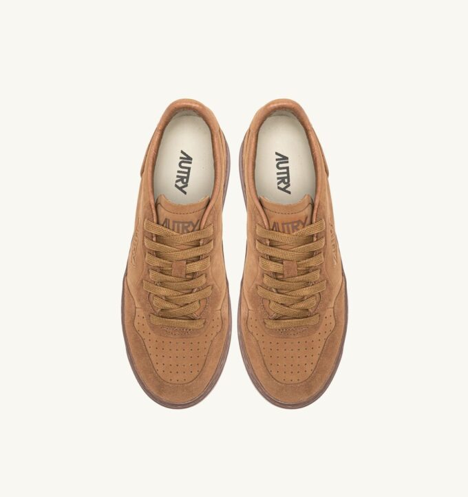 MEDALIST LOW SNEAKERS IN BROWN SUGAR NUBUCK LEATHER AND SUEDE