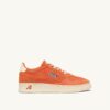 MEDALIST LOW SNEAKERS IN FANTA AND OFF WHITE SUEDE