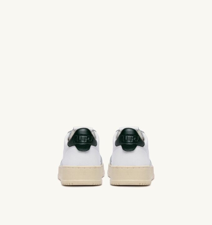 MEDALIST LOW SNEAKERS IN LEATHER AND MOUNTAIN WHITE