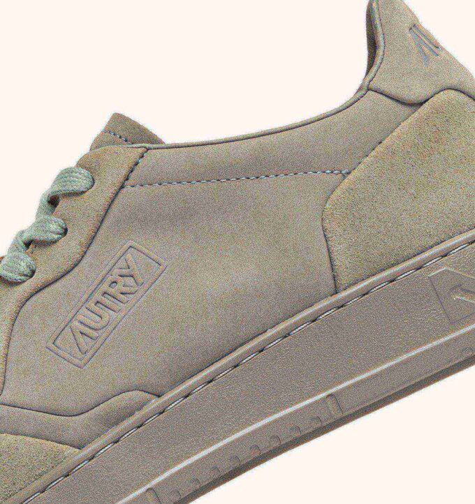 MEDALIST LOW SNEAKERS IN LONDON FOG NUBUCK LEATHER AND SUEDE