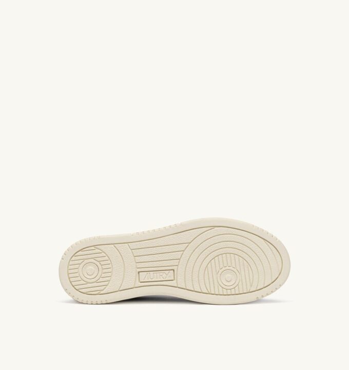 MEDALIST LOW SNEAKERS IN MOKA AND OFF WHITE SUEDE