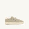 MEDALIST LOW SNEAKERS IN PAPYRUS AND OFF WHITE SUEDE