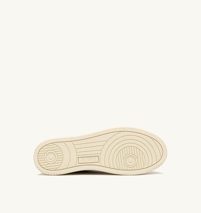 MEDALIST LOW SNEAKERS IN PAPYRUS AND OFF WHITE SUEDE