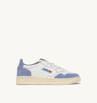 medalist low sneakers in suede and leather color white and claudia 1 330x350 - BASKETS MEDALIST LOW EN DAIM ET CUIR BLANC ET CLAUDIA