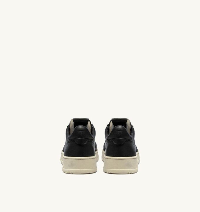 MEDALIST LOW SNEAKERS IN SUPER-SOFT BLACK NAPPA