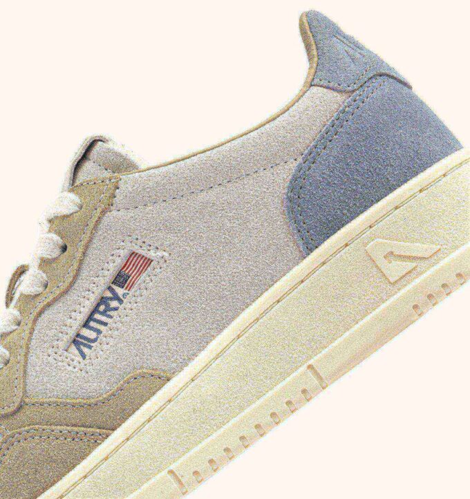 MEDALIST LOW SNEAKERS IN TRICOLOR LIGHT BLUE CLAUDIA AND SPONGE SUEDE