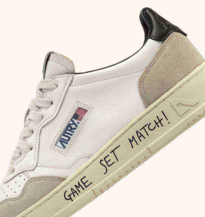 MEDALIST LOW SNEAKERS IN WHITE AND BLACK LEATHER AND SUEDE WITH LETTERING MEDALIST LOW SNEAKERS IN WHITE AND BLACK LEATHER AND SUEDE WITH LETTERING