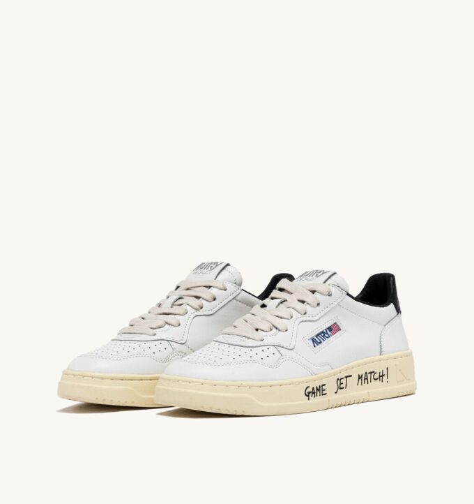 MEDALIST LOW SNEAKERS IN WHITE AND BLACK LEATHER WITH LETTERING