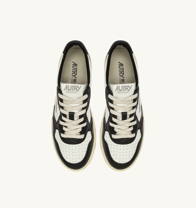 MEDALIST LOW SNEAKERS IN WHITE AND BLACK LEATHER WITH LETTERING