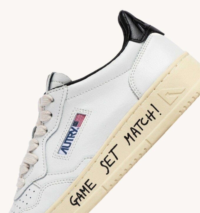 MEDALIST LOW SNEAKERS IN WHITE AND BLACK LEATHER WITH LETTERING