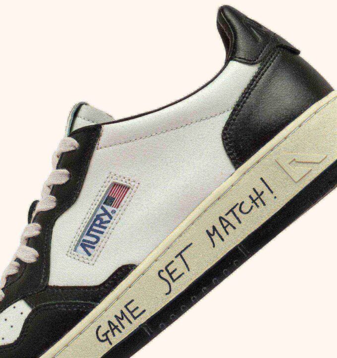 MEDALIST LOW SNEAKERS IN WHITE AND BLACK LEATHER WITH LETTERING