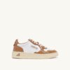 MEDALIST LOW SNEAKERS IN WHITE AND BROWN SUGAR LEATHER