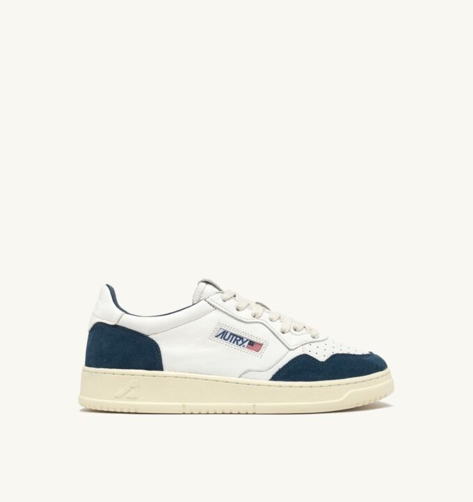 MEDALIST LOW SNEAKERS IN WHITE AND CAPRI LEATHER SUEDE MEDALIST LOW SNEAKERS IN WHITE AND CAPRI LEATHER SUEDE