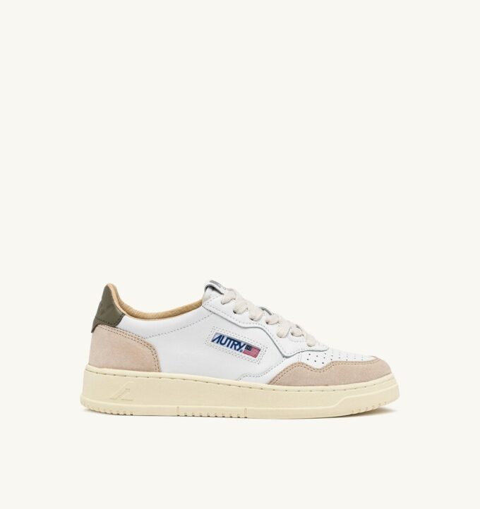 MEDALIST LOW SNEAKERS IN WHITE AND COVERT GREEN LEATHER SUEDE