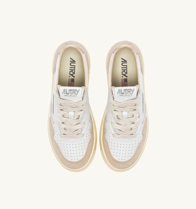 MEDALIST LOW SNEAKERS IN WHITE AND GOLD LEATHER
