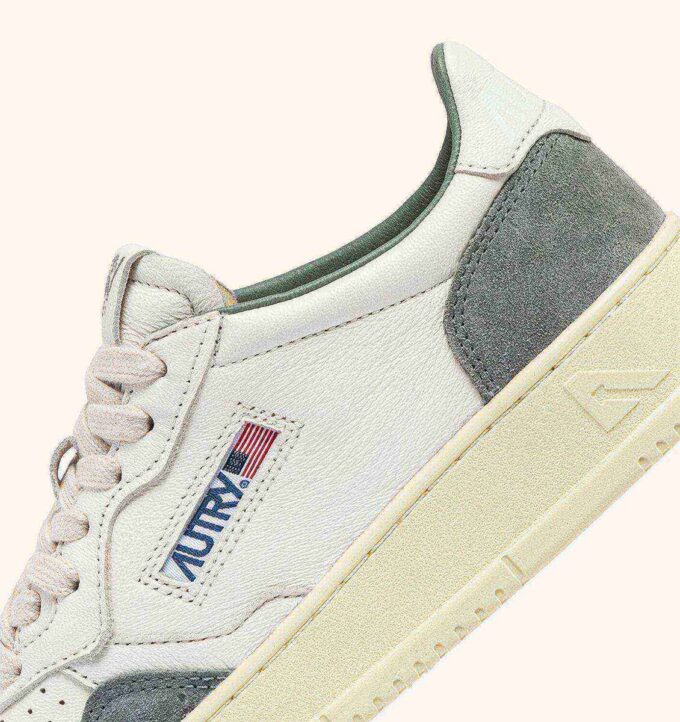 MEDALIST LOW SNEAKERS IN WHITE AND GRAY LEATHER AND SUEDE