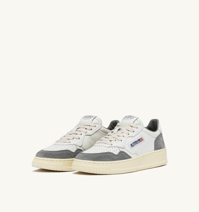 MEDALIST LOW SNEAKERS IN WHITE AND GRAY LEATHER SUEDE MEDALIST LOW SNEAKERS IN WHITE AND GRAY LEATHER SUEDE