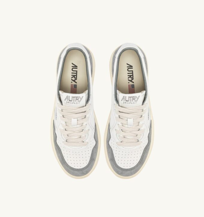 MEDALIST LOW SNEAKERS IN WHITE AND GRAY LEATHER SUEDE MEDALIST LOW SNEAKERS IN WHITE AND GRAY LEATHER SUEDE