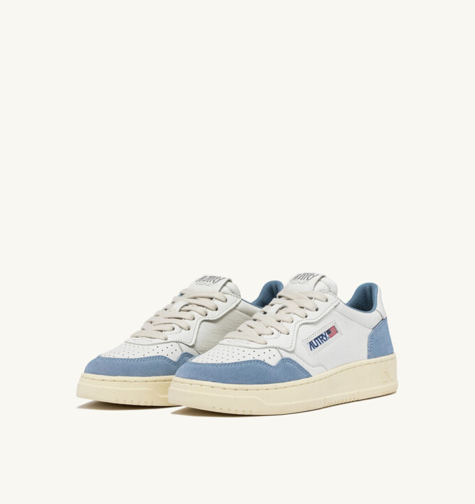 MEDALIST LOW SNEAKERS IN WHITE AND LIGHT BLUE LEATHER AND SUEDE