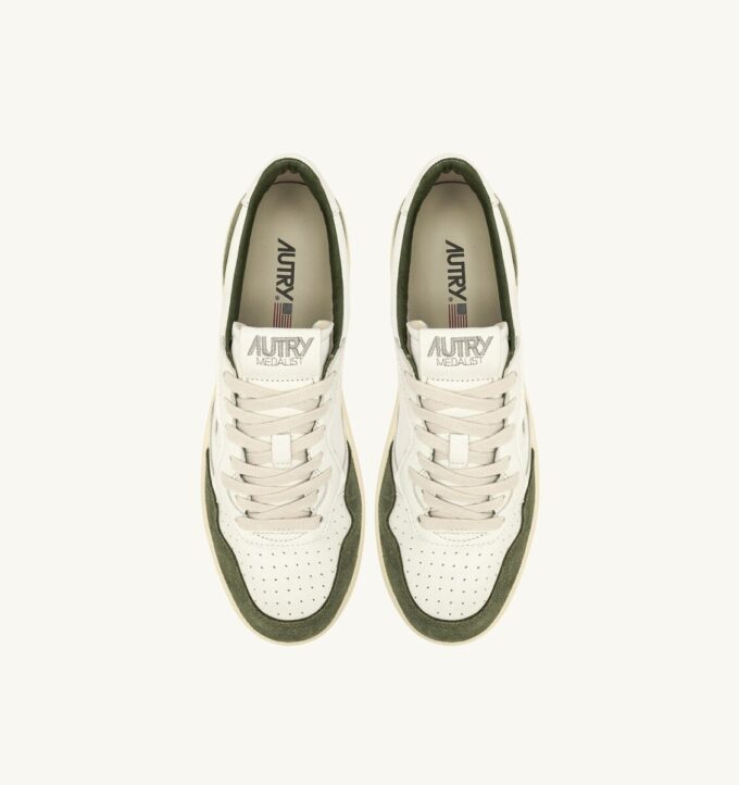MEDALIST LOW SNEAKERS IN WHITE AND MILITARY LEATHER SUEDE