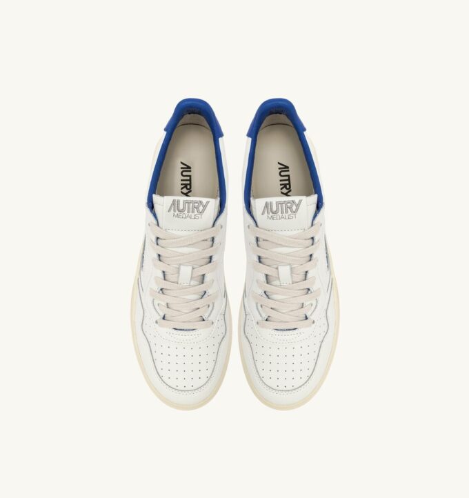 MEDALIST LOW SNEAKERS IN WHITE AND PALACE BLUE LEATHER WITH LETTERING