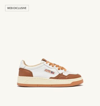 MEDALIST LOW SNEAKERS IN WHITE AND SANDSTORM LEATHER