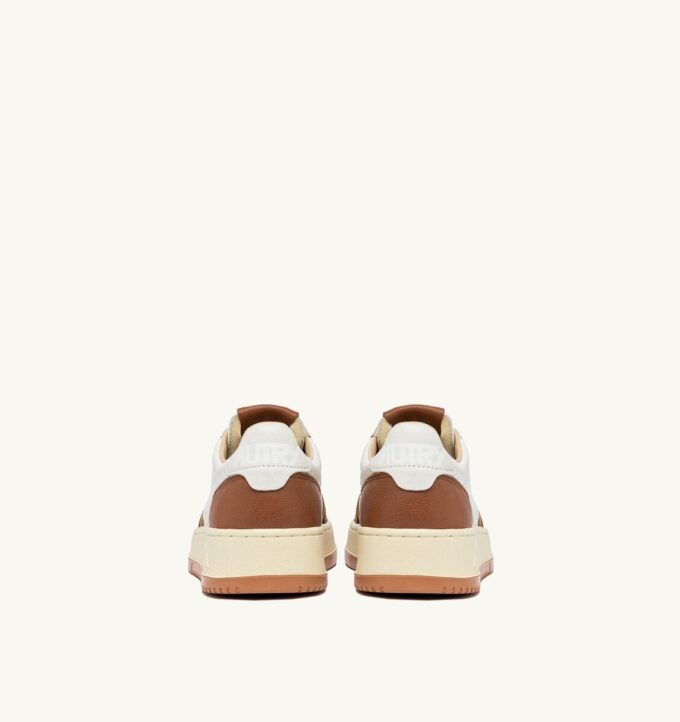 MEDALIST LOW SNEAKERS IN WHITE AND SANDSTORM LEATHER
