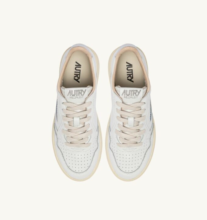 MEDALIST LOW SNEAKERS IN WHITE AND SILVER LEATHER WITH LETTERING