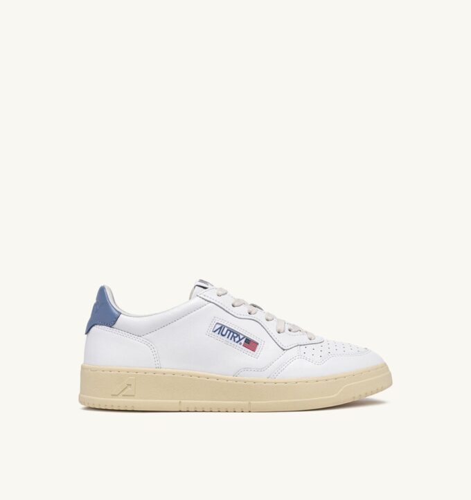 MEDALIST LOW SNEAKERS IN WHITE AND TEMPEST LEATHER