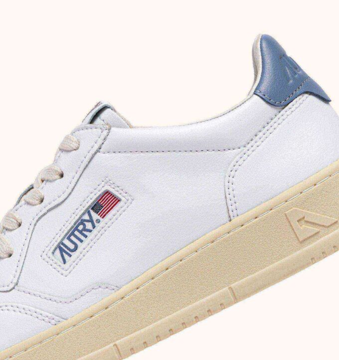 MEDALIST LOW SNEAKERS IN WHITE AND TEMPEST LEATHER