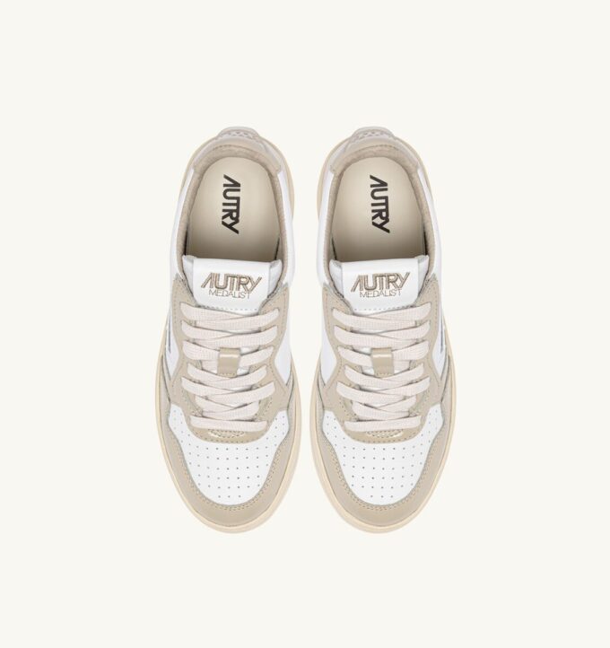 MEDALIST LOW SNEAKERS IN WHITE AND TIDAL FOAM LEATHER