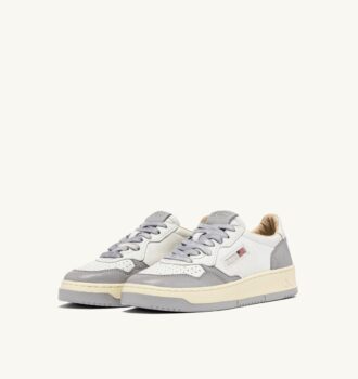 MEDALIST LOW SNEAKERS IN WHITE AND VAPOR LEATHER
