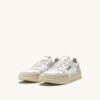 BASKETS MEDALIST LOW EN CUIR BLANC ET DAIM BEIGE