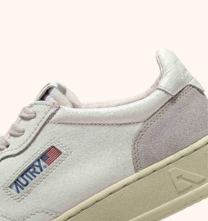 MEDALIST LOW SNEAKERS IN WHITE LEATHER AND BEIGE SUEDE