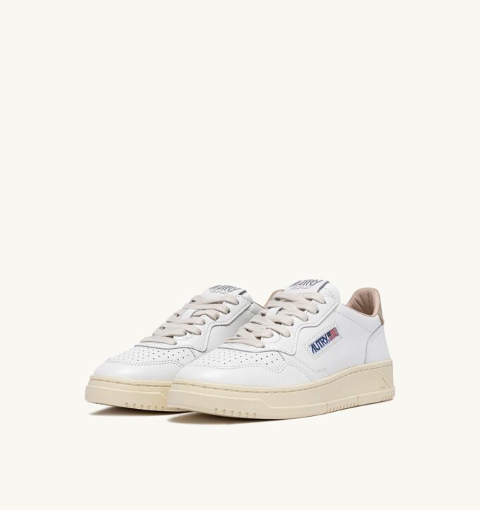 MEDALIST LOW SNEAKERS IN WHITE LEATHER AND TIDAL FOAM MEDALIST LOW SNEAKERS IN WHITE LEATHER AND TIDAL FOAM