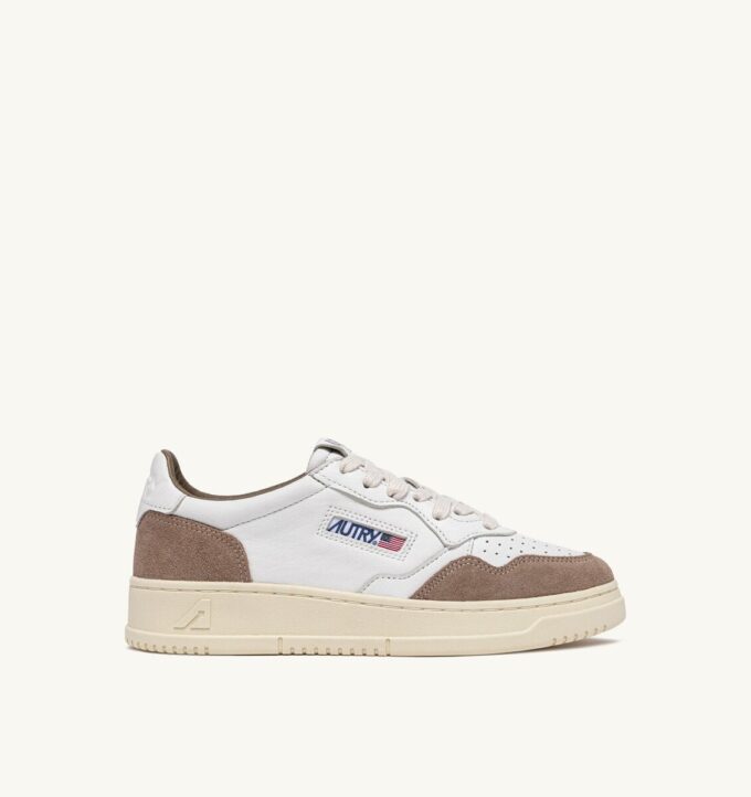 MEDALIST LOW SNEAKERS IN WHITE LEATHER AND TOBACCO SUEDE