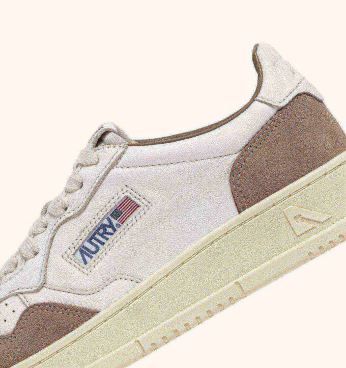 MEDALIST LOW SNEAKERS IN WHITE LEATHER AND TOBACCO SUEDE