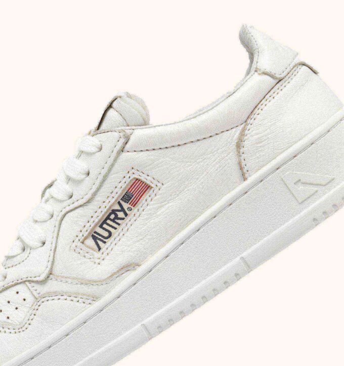 BASKET MEDALIST LOW EN CUIR DE CHEVRE BLANC STONE WASHED