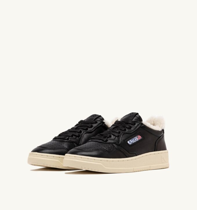 MEDALIST LOW SUPER SOFT SNEAKERS IN BLACK LEATHER