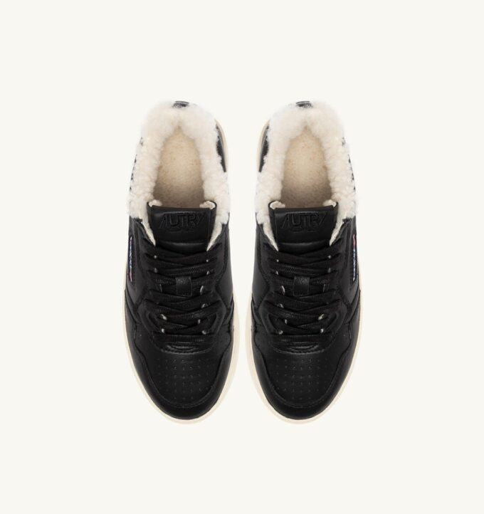 MEDALIST LOW SUPER SOFT SNEAKERS IN BLACK LEATHER