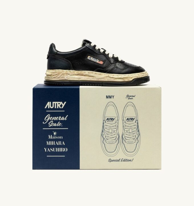 MEDALIST LOW SUPER VINTAGE ‘Autry x Maison MIHARA YASUHIRO General Scale.’ SNEAKERS IN BLACK LEATHER
