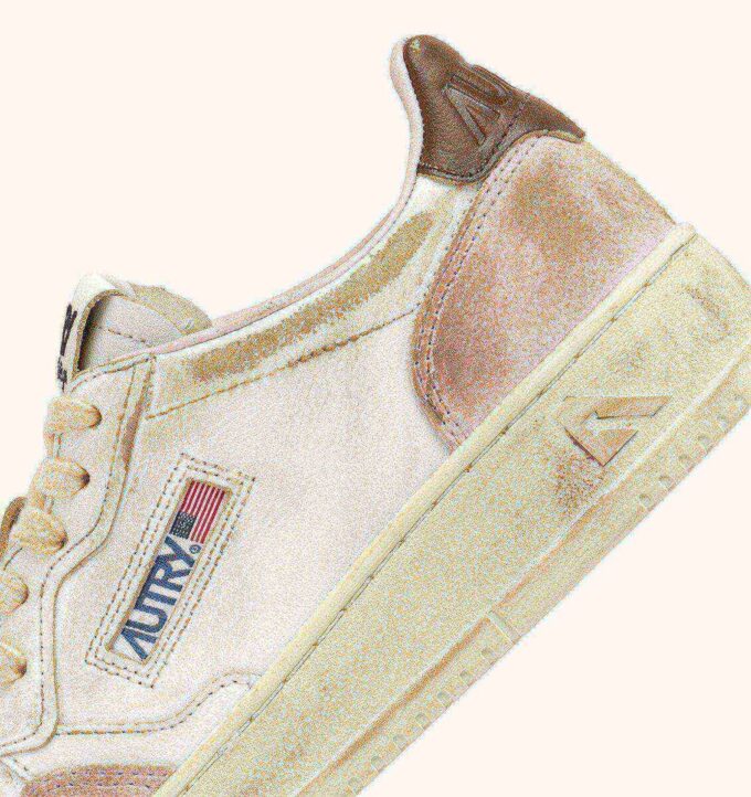 MEDALIST LOW SUPER VINTAGE SNEAKERS IN NUDE AND SEPIA LEATHER SUEDE