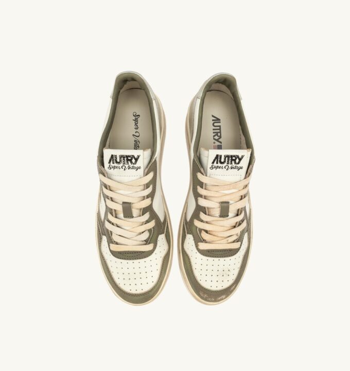 MEDALIST LOW SUPER VINTAGE SNEAKERS IN WHISPER WHITE GREEN AND SILVER