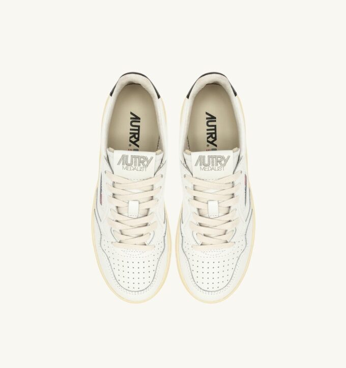 MEDALIST PLATFORM SNEAKERS IN WHITE AND BLACK LEATHER