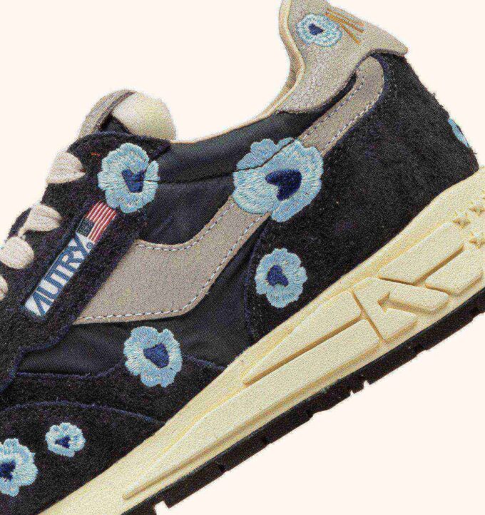 REELWIND LOW SNEAKERS IN PHAN AND CELESTIAL BLUE EMBROIDERY