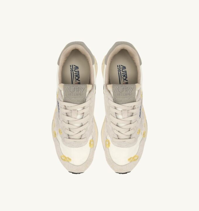 REELWIND LOW SNEAKERS IN WHITE AND BUTTERCUP EMBROIDERY