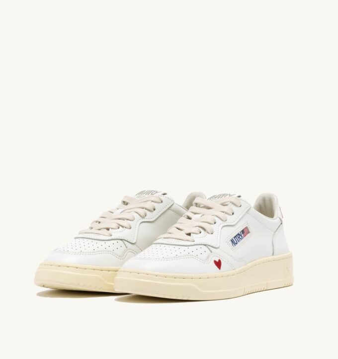 SNEAKERS MEDALIST ‘LOVE’ IN WHITE AND RED LEATHER