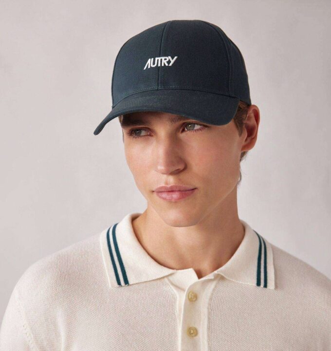 UNISEX BASEBALL CAP WITH CONTRAST EMBROIDERED LOGO