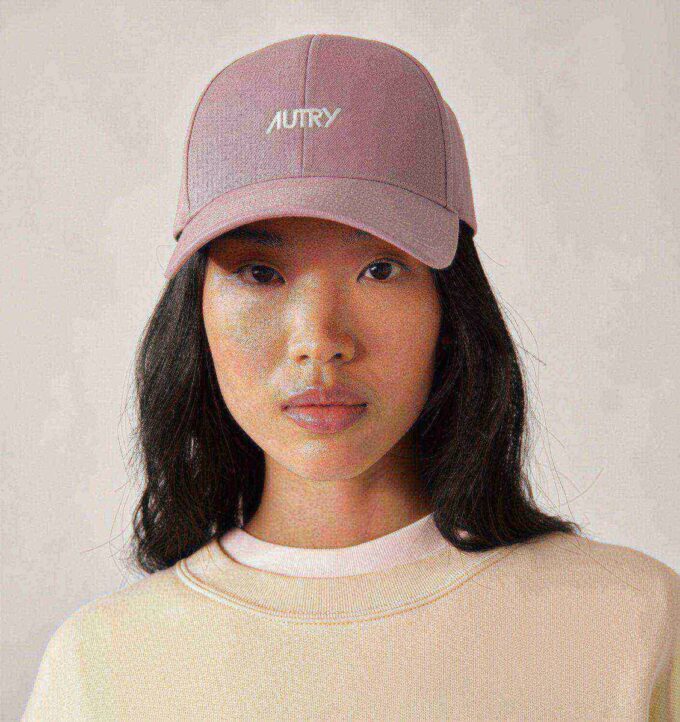 UNISEX BASEBALL CAP WITH CONTRAST EMBROIDERED LOGO