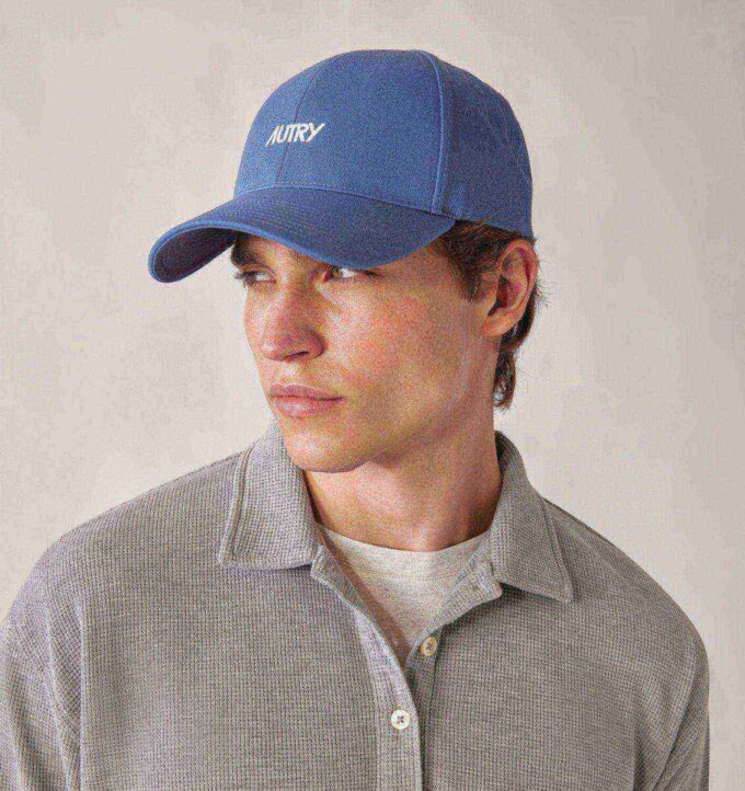 UNISEX BASEBALL CAP WITH CONTRAST EMBROIDERED LOGO